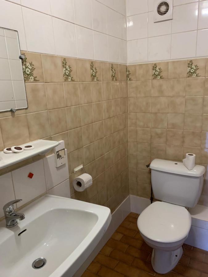 Hotel Le Cosy Pont-de-Cheruy Bagian luar foto