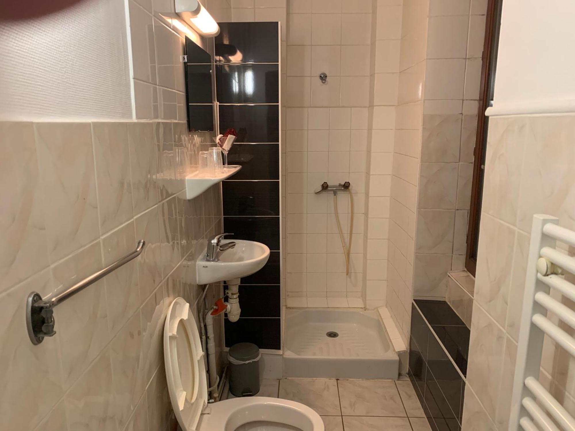 Hotel Le Cosy Pont-de-Cheruy Bagian luar foto