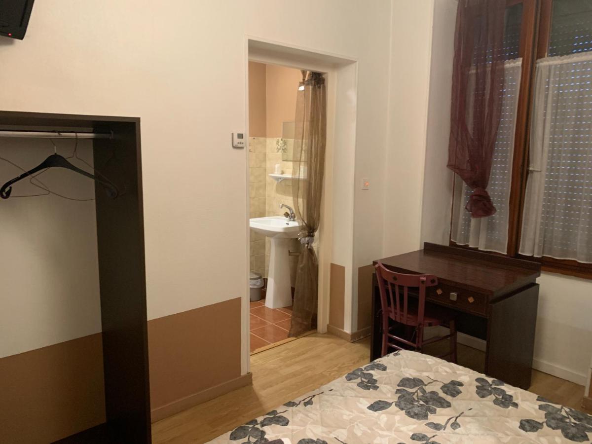 Hotel Le Cosy Pont-de-Cheruy Bagian luar foto