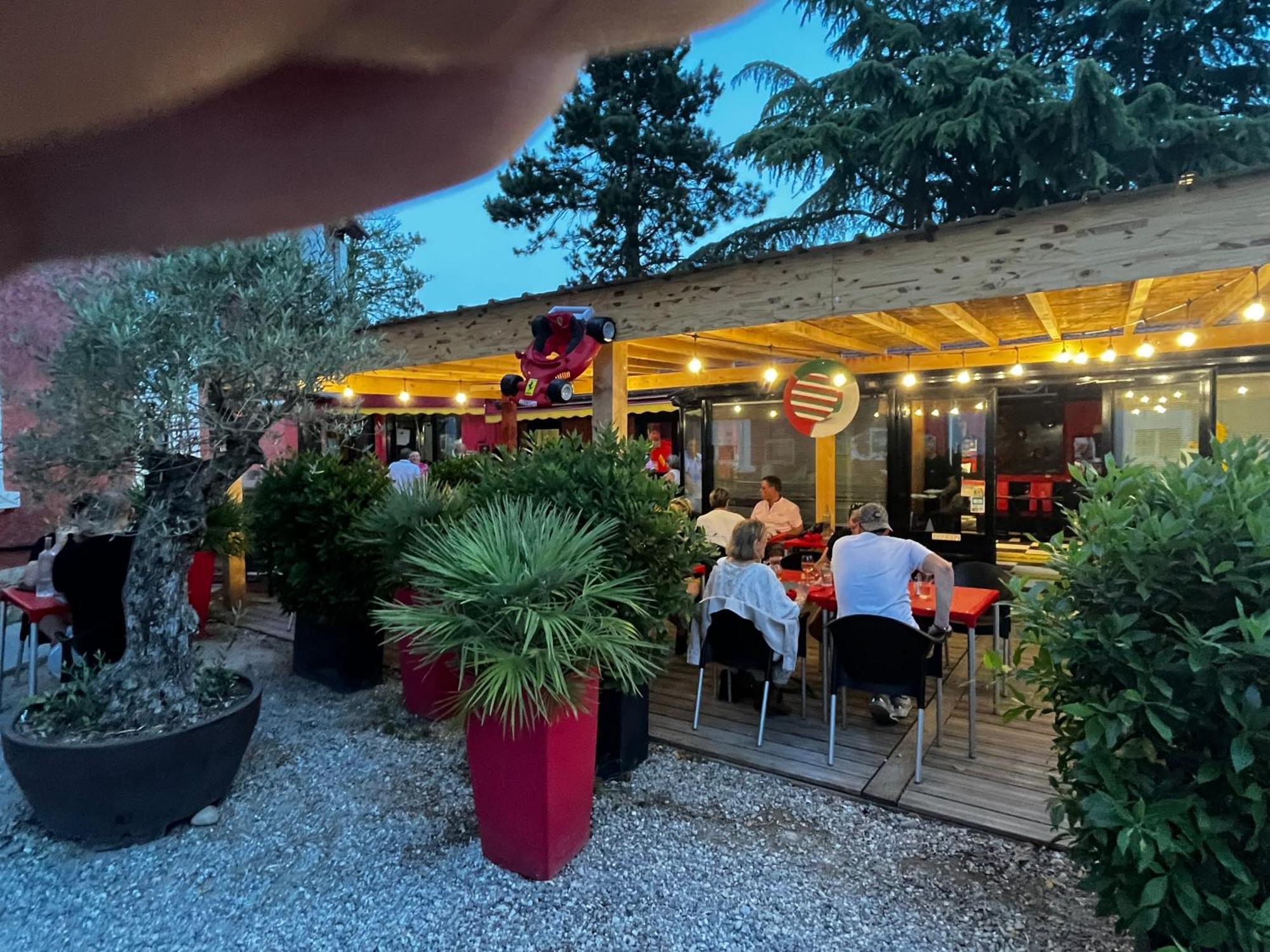 Hotel Le Cosy Pont-de-Cheruy Bagian luar foto